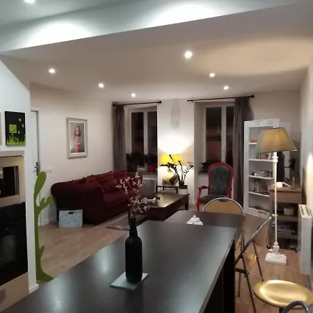 B&B Les Hautes D'anastasia 로데즈