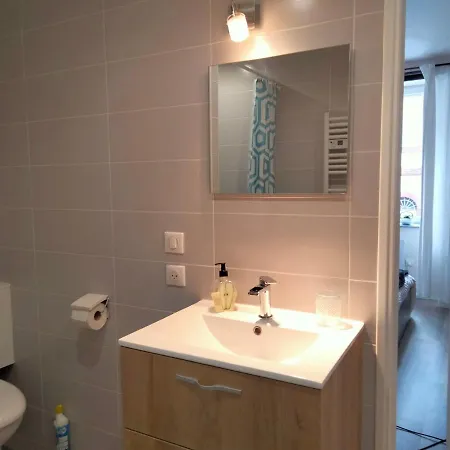 Les Hautes D'anastasia B&B 로데즈