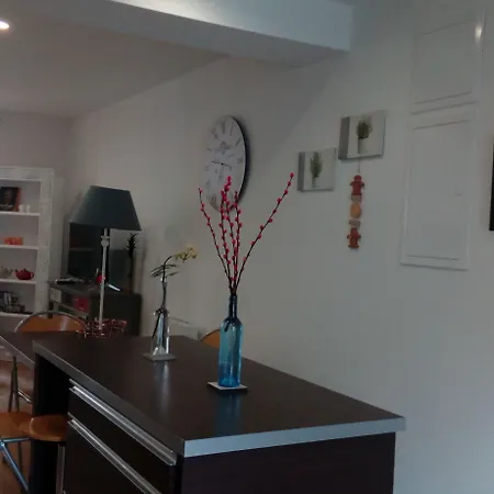 B&B Les Hautes D'anastasia 로데즈