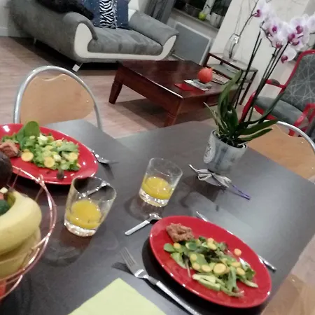 B&B Les Hautes D'anastasia 로데즈