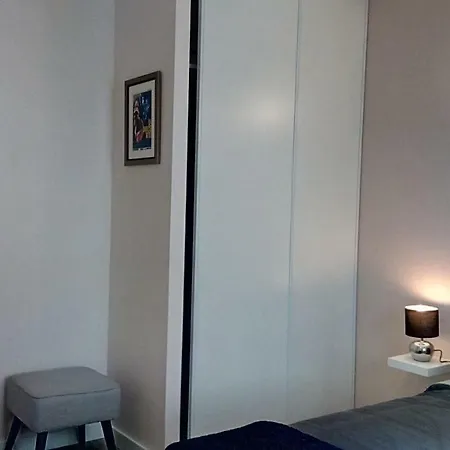 B&B Les Hautes D'anastasia 로데즈