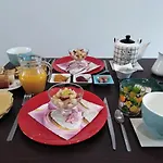 Les Hautes D'anastasia ベッド・アンド・ブレックファスト ロデーズ