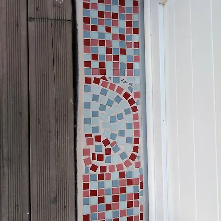 Les Hautes D'anastasia Bed & Breakfast