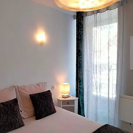 Les Hautes D'anastasia B&B