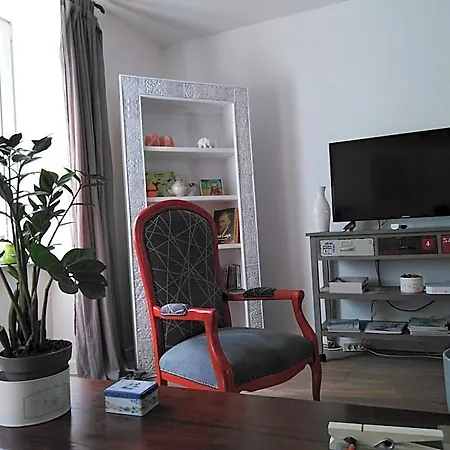 B&B Les Hautes D'anastasia 로데즈