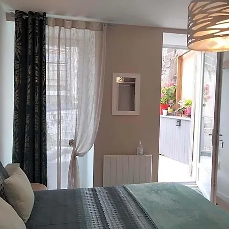 Les Hautes D'anastasia B&B 로데즈